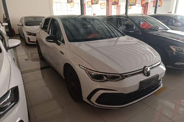 Volkswagen Golf 2023 — 3