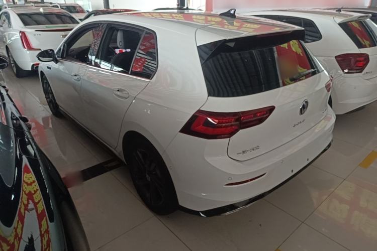 Volkswagen Golf 2023 — 4