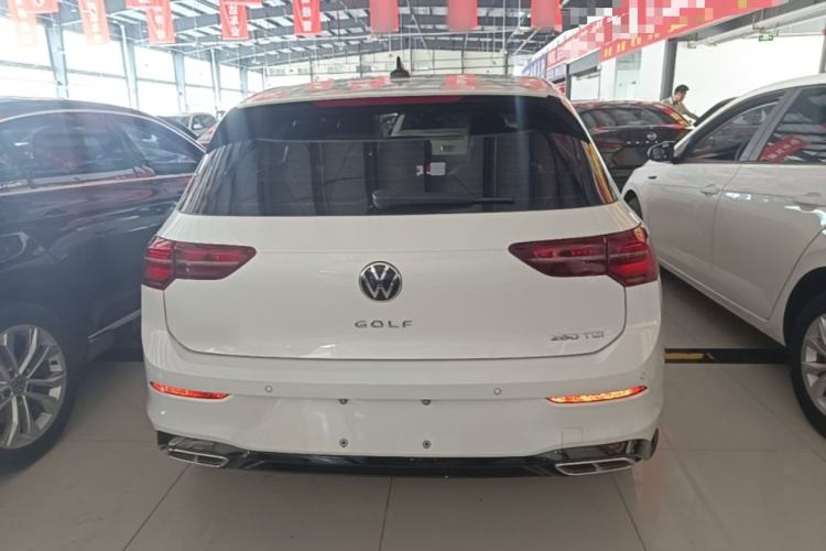 Volkswagen Golf 2023 — 5