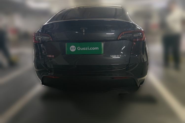 Tesla Model Y 2024 — 5