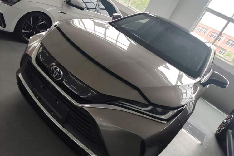 Toyota Harrier 2022 — фото 1