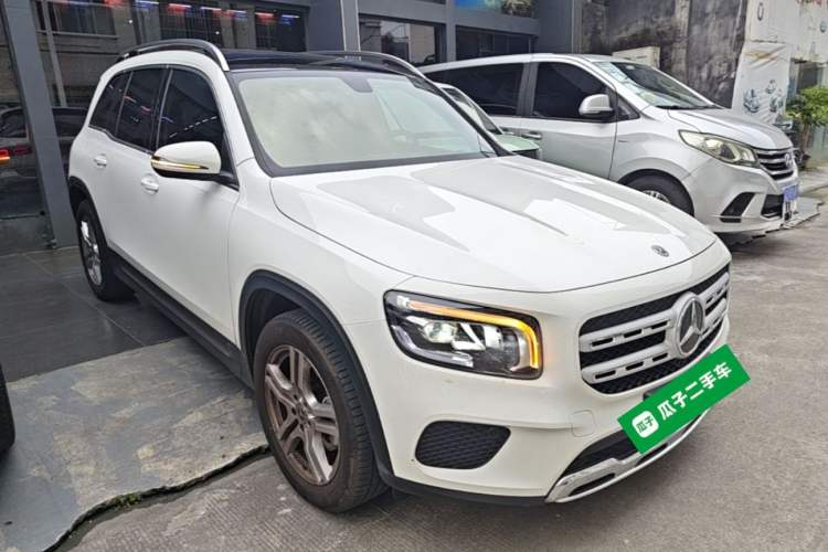 Mercedes-Benz GLB 200 2023 — 3