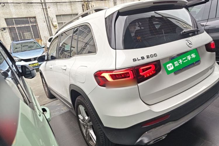 Mercedes-Benz GLB 200 2023 — 4