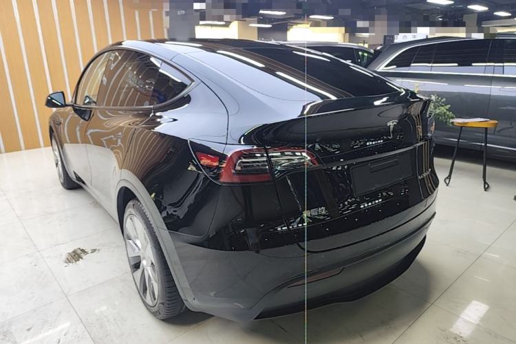 Tesla Model Y 2022 — 4