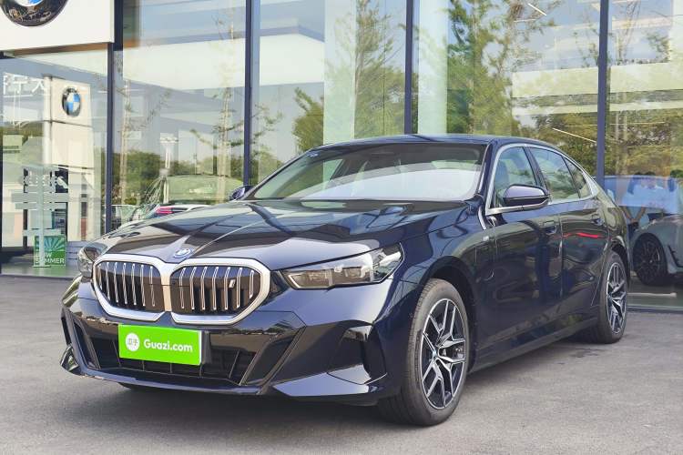 BMW i5 2025 — фото 1