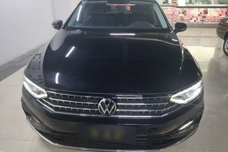 Volkswagen Magotan 2025 — 2