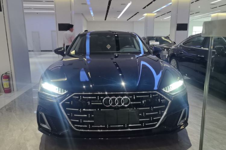 Audi A7L 2024 — фото 2