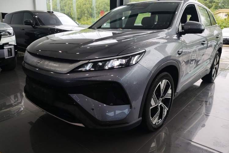 BYD Song Pro 2025 — фото 1