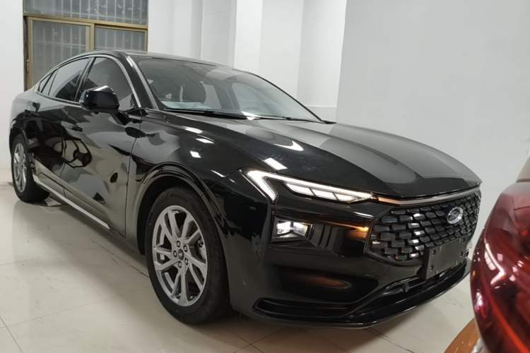 Ford Mondeo 2023 — 3