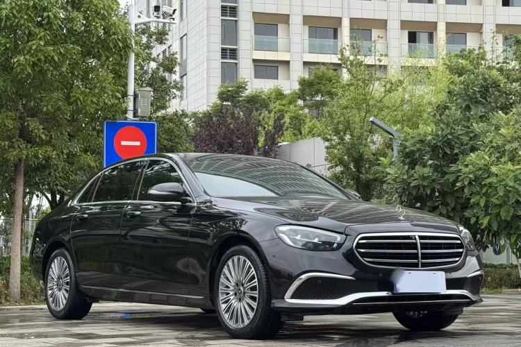 Mercedes-Benz E 300 L 2023 — 3