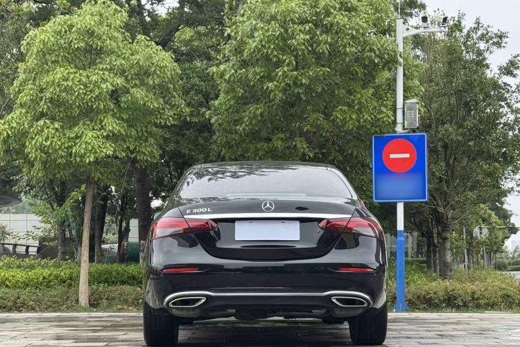 Mercedes-Benz E 300 L 2023 — 5