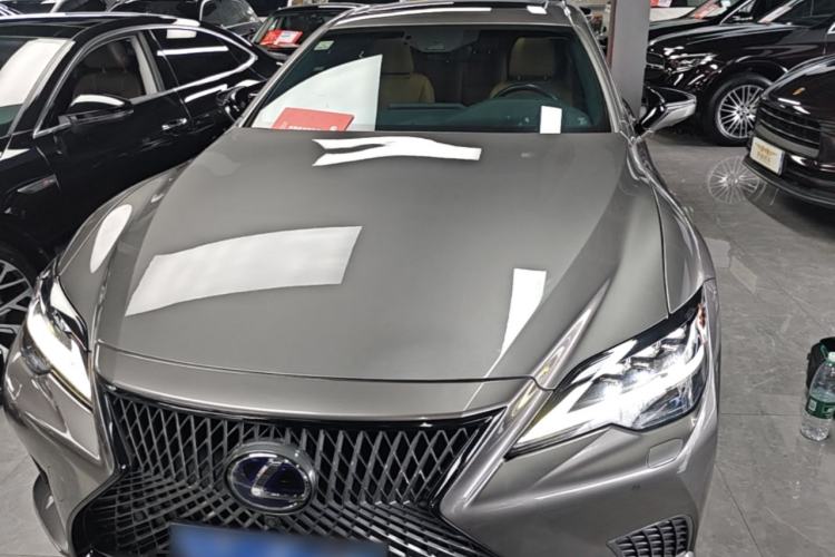 Lexus LS 500h 2021 — 2