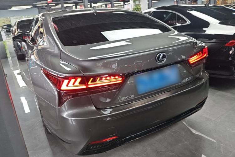 Lexus LS 500h 2021 — 4