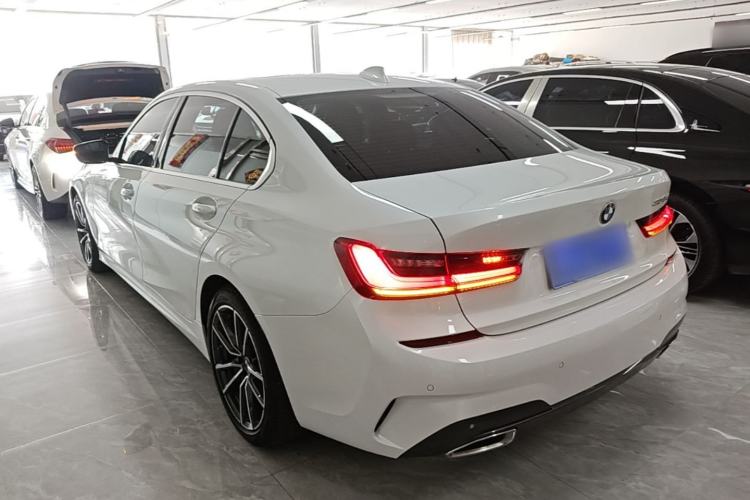 BMW 320Li 2021 — фото 4