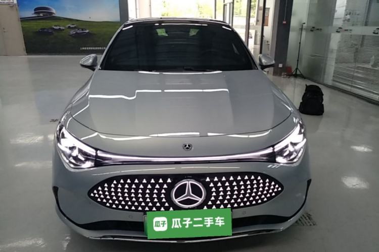 Mercedes-Benz CLA 300L 2025 — 2