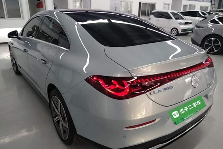 Mercedes-Benz CLA 300L 2025 — 4