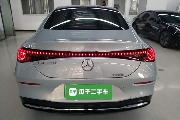 Mercedes-Benz CLA 300L 2025 — 5