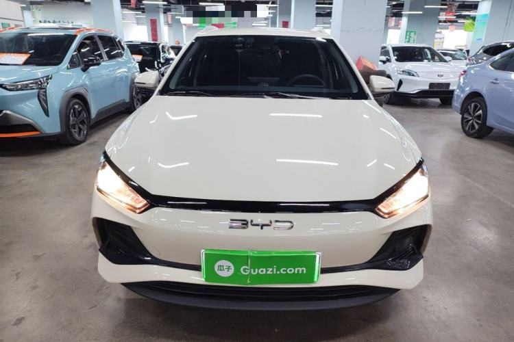 BYD e2 2023 — 2