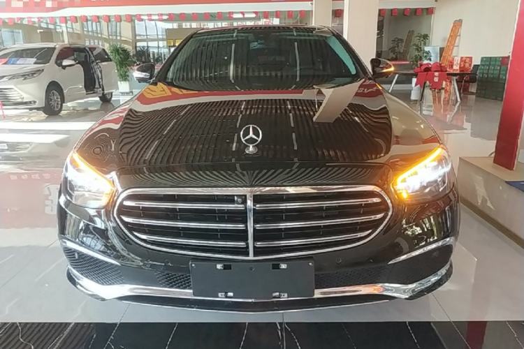 Mercedes-Benz E 300 L 2022 — 2