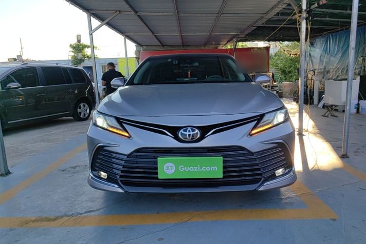 Toyota Camry 2021 — 2