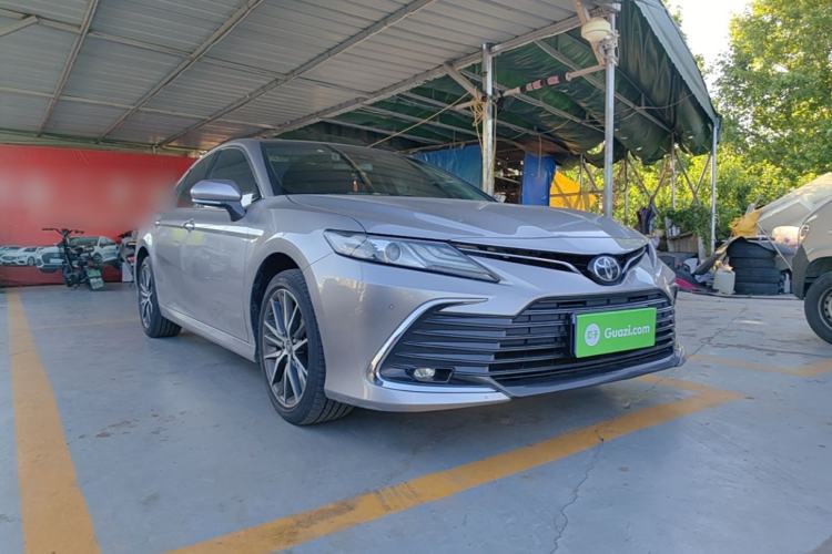 Toyota Camry 2021 — 3
