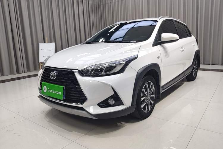 Toyota YARiS L 2022 — фото 1