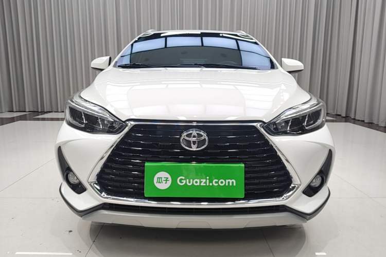Toyota YARiS L 2022 — фото 2