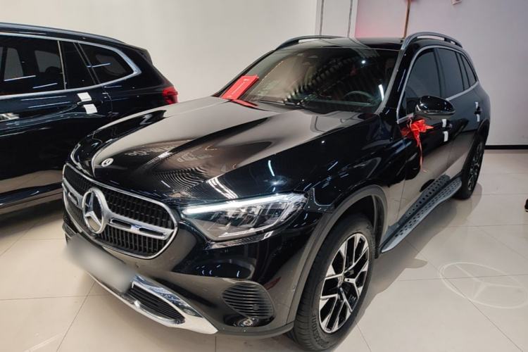 Mercedes-Benz GLC 260 L 2023 — фото 1