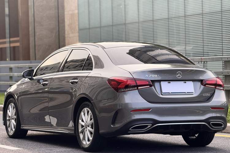 Mercedes-Benz A 200 L 2021 — фото 4