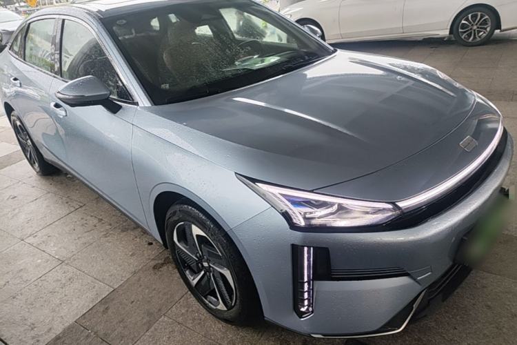 Geely Galaxy L6 2025 — 3