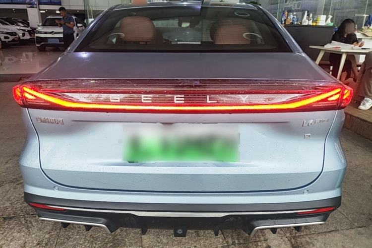 Geely Galaxy L6 2025 — 5