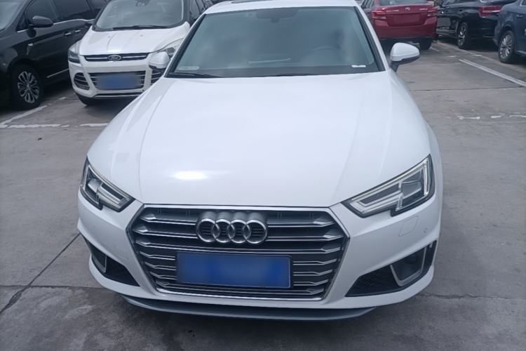 Audi A4L 2019 — 2