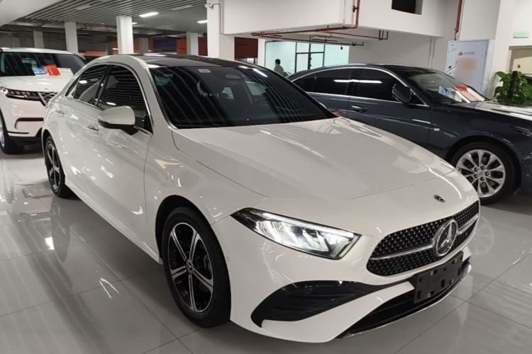 Mercedes-Benz A 200 L 2023 — фото 3