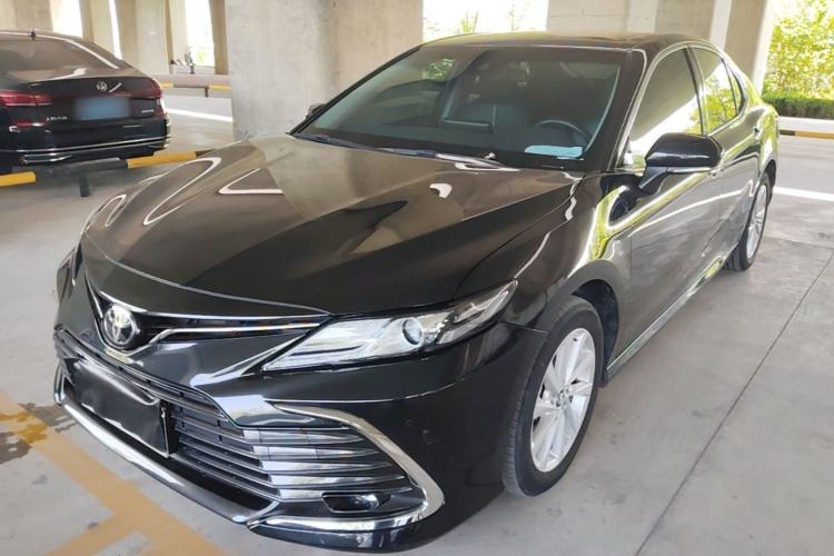 Toyota Camry 2021 — фото 1