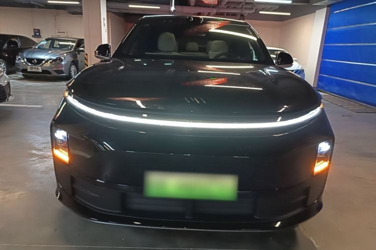 Li Auto L6 2025 — 2