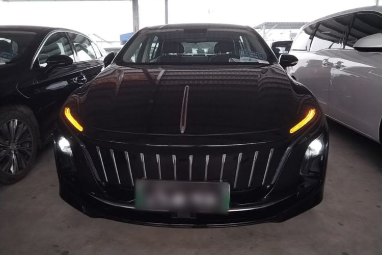 Hongqi E-QM5 2022 — 2