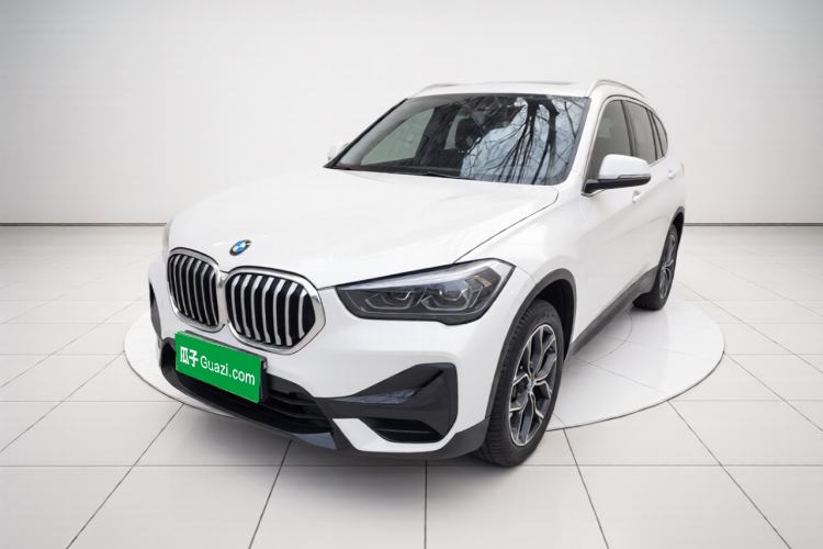 BMW X1 2022 — фото 1