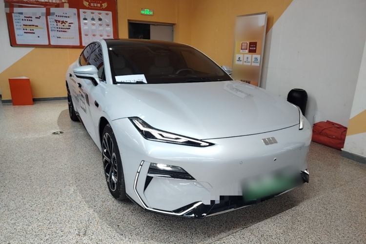 Geely Galaxy E8 2025 — 3