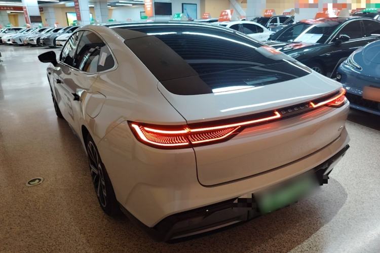 Geely Galaxy E8 2025 — 4