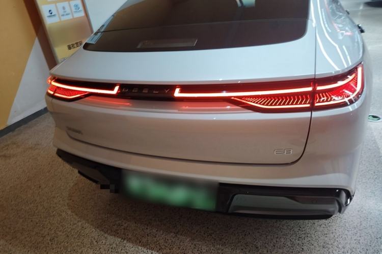 Geely Galaxy E8 2025 — 5