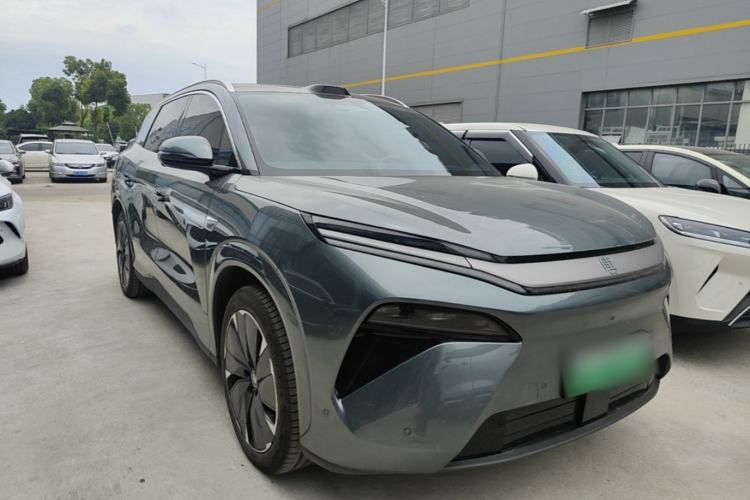 BYD Tang L 2025 — 3