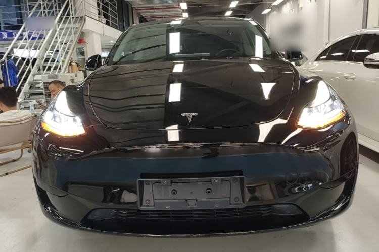 Tesla Model Y 2022 — 2
