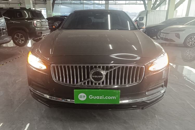 Volvo S90 2023 — 2