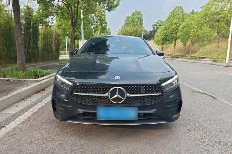 Mercedes-Benz A 200 L 2023 — фото 2