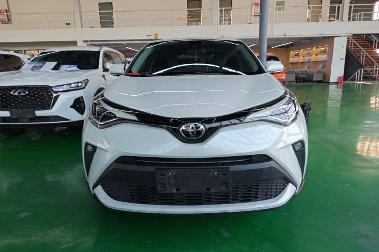 Toyota C-HR 2023 — 2