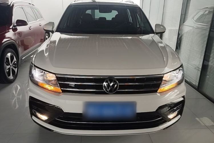 Volkswagen Tiguan L 2021 — 2