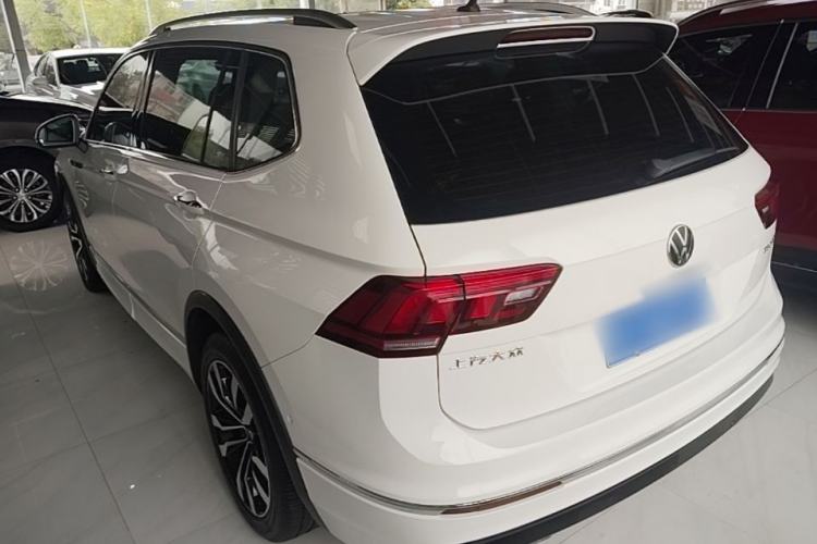 Volkswagen Tiguan L 2021 — 4