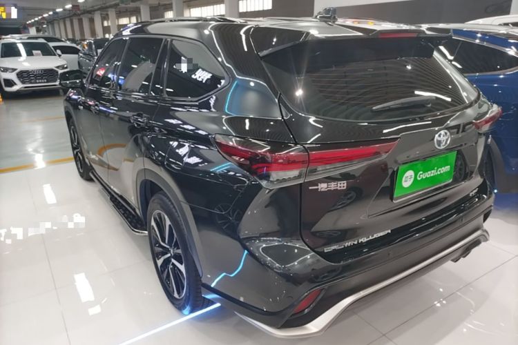 Toyota Highlander 2023 — 4