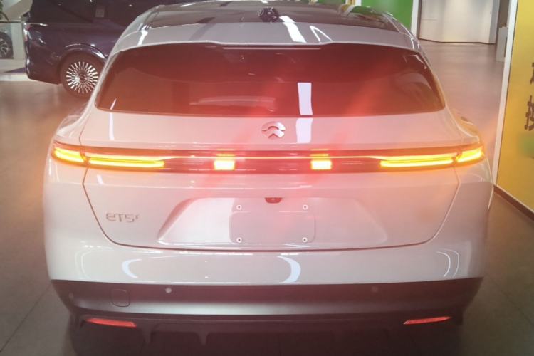 NIO ET5T 2024 — 5