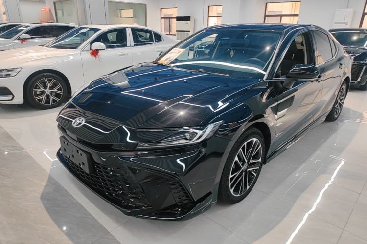 Toyota Camry 2026 — фото 1